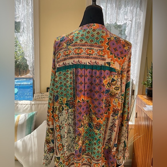 Button Down Mixed Floral Print Top - Picture 3 of 6